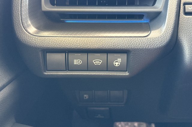 New 2027 Toyota Prius FWD image 30