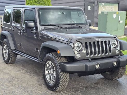 Used 2016 Jeep Wrangler Unlimited Rubicon w/ Dual Top Group AWD/4WD image 8