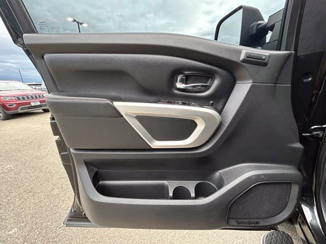 Used 2018 Nissan Titan SL w/ Chrome Package AWD/4WD image 29