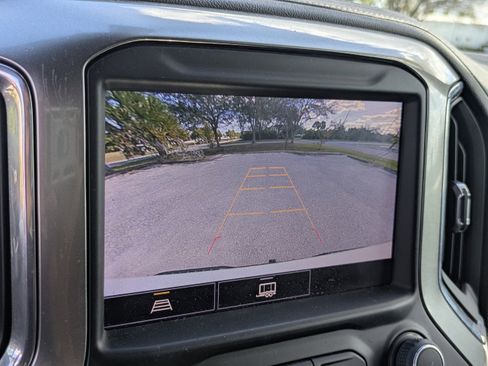 Used 2021 Chevrolet Silverado 1500 LT Trail Boss w/ Convenience Package II image 24