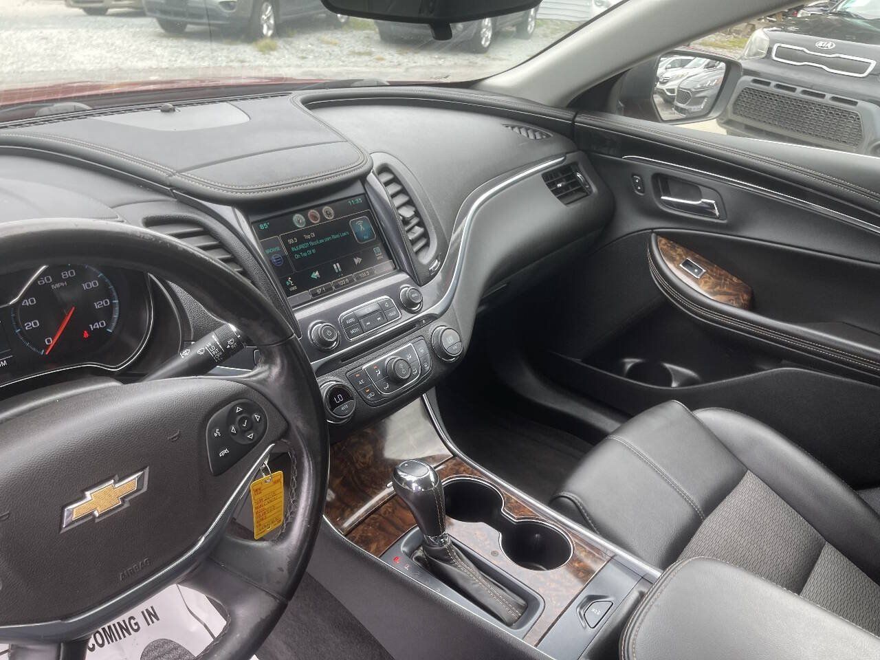 Used 2015 Chevrolet Impala LT FWD image 12