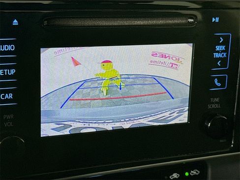 Used 2019 Toyota Corolla LE image 5