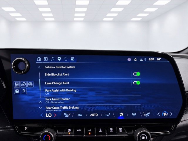 Used 2025 Chevrolet Blazer EV LT AWD/4WD image 33