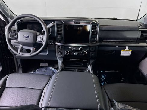 New 2026 Ford F350 4x4 Crew Cab DRW Super Duty image 7