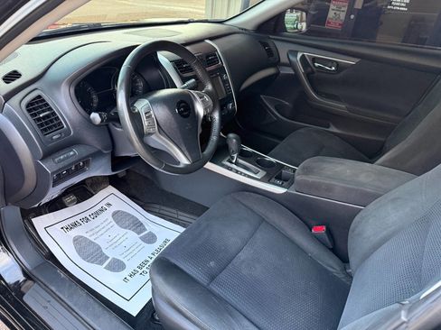 Used 2015 Nissan Altima 2.5 SV w/ Convenience Package image 13