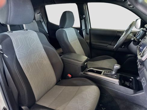 Used 2023 Toyota Tacoma TRD Sport w/ Technology Package RWD image 16