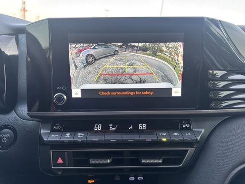 Used 2025 Toyota Camry LE image 20