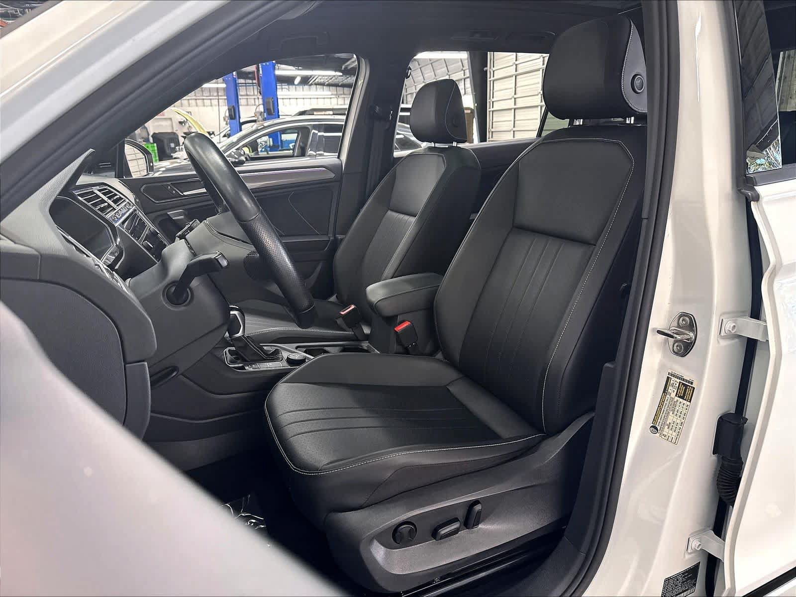 Used 2023 Volkswagen Tiguan SE R-Line AWD/4WD image 24