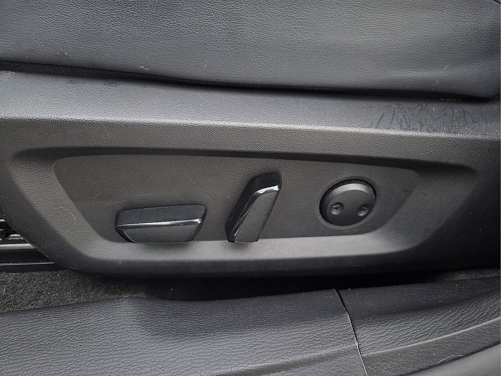 Used 2025 Mitsubishi Outlander SE AWD/4WD image 16