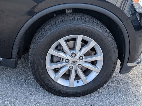 Used 2019 Dodge Durango SXT w/ 3rd Row Seating Group image 9