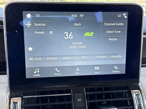 Used 2019 Lincoln Navigator Reserve image 28