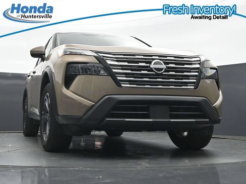Used 2025 Nissan Rogue SV FWD image 23