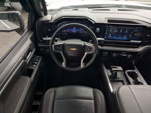 Used 2025 Chevrolet Silverado 1500 LTZ AWD/4WD image 15