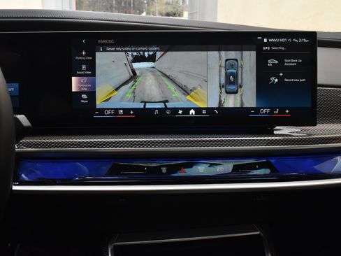 Used 2023 BMW i7 xDrive60 AWD/4WD image 40