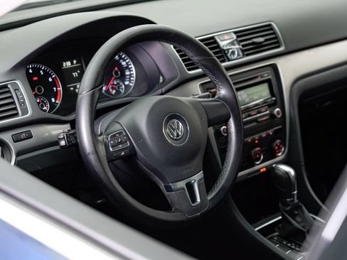 Used 2014 Volkswagen Passat 1.8T Wolfsburg Edition FWD image 9