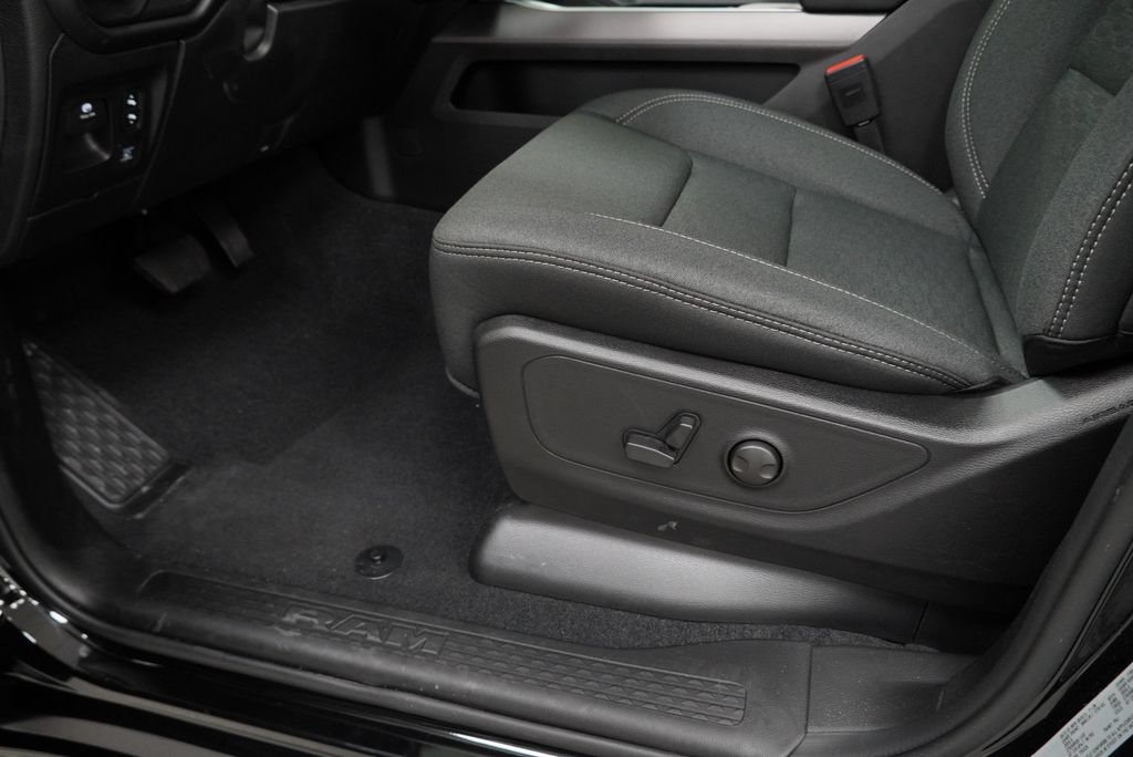 New 2026 RAM 1500 Big Horn AWD/4WD image 24