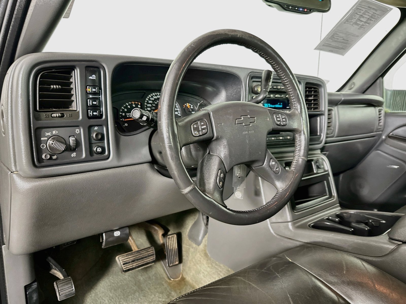 Used 2004 Chevrolet Silverado 2500 LT w/ Skid Plate Package AWD/4WD image 10