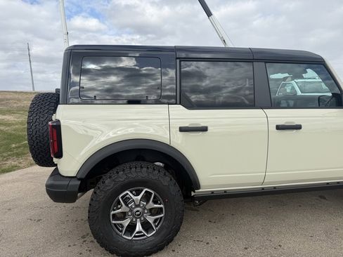 New 2025 Ford Bronco Badlands image 37