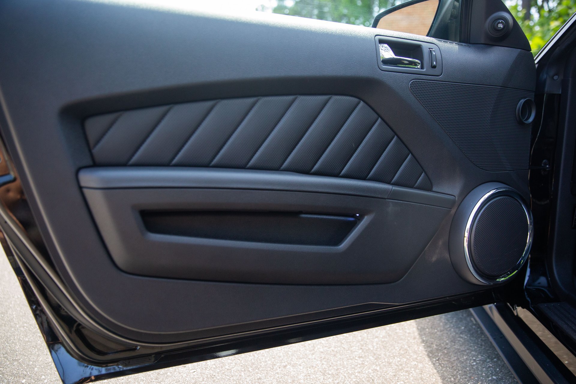 Used 2010 Ford Mustang GT RWD image 43