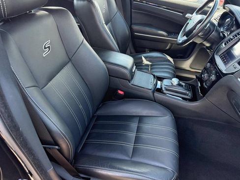 Used 2020 Chrysler 300 S RWD image 6
