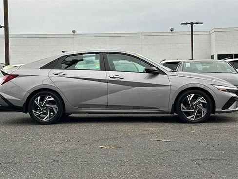 Certified 2025 Hyundai Elantra Sport image 3