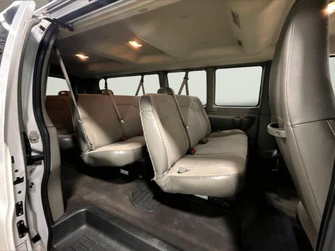 Used 2020 Chevrolet Express 3500 LT w/ LT Preferred Equipment Group image 21
