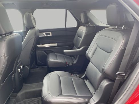 Certified 2023 Ford Explorer Limited image 11