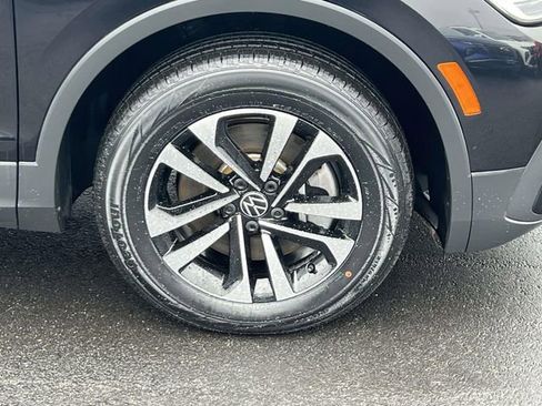 Used 2022 Volkswagen Tiguan S image 7