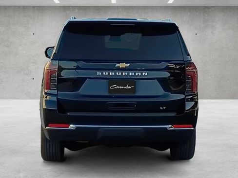 Used 2025 Chevrolet Suburban LT RWD image 15
