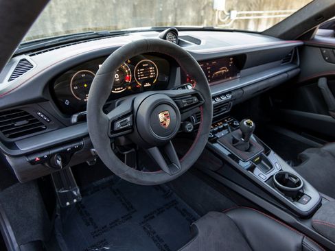 Certified 2026 Porsche 911 GT3 RWD image 4