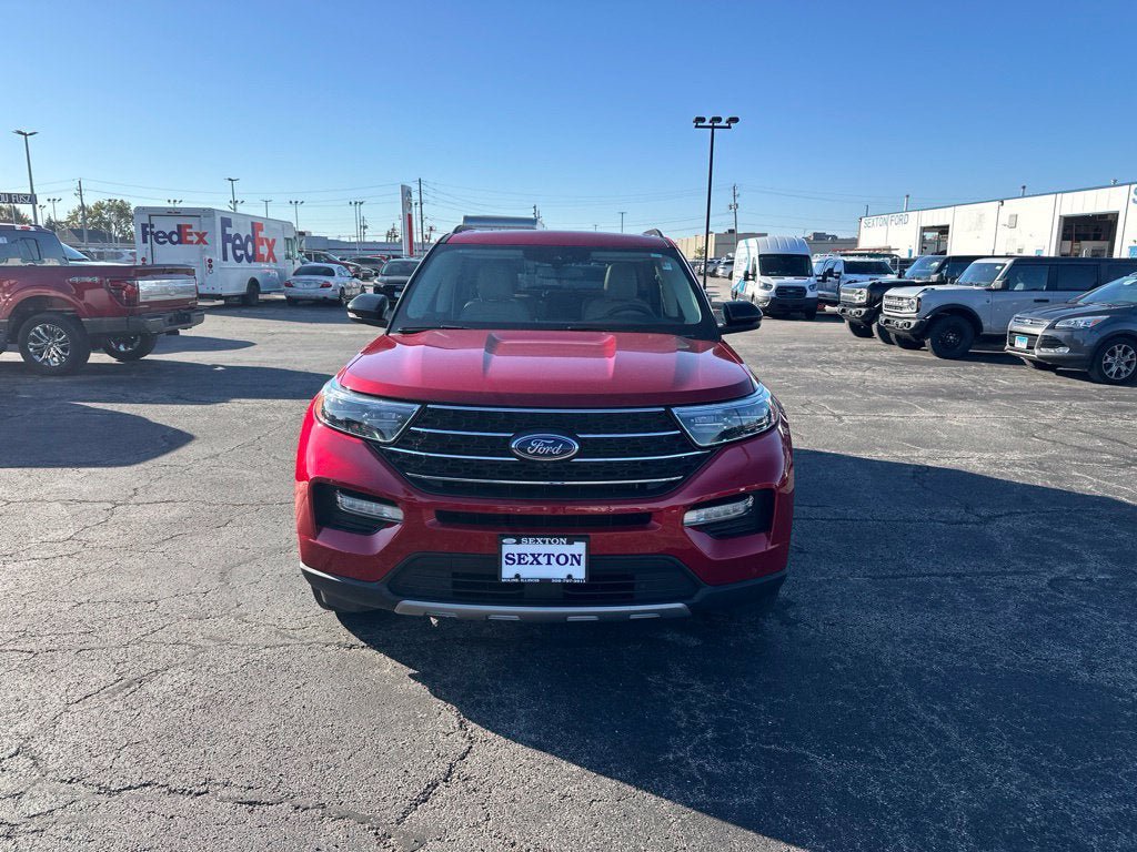 Certified 2023 Ford Explorer XLT w/ Equipment Group 202A AWD/4WD image 2