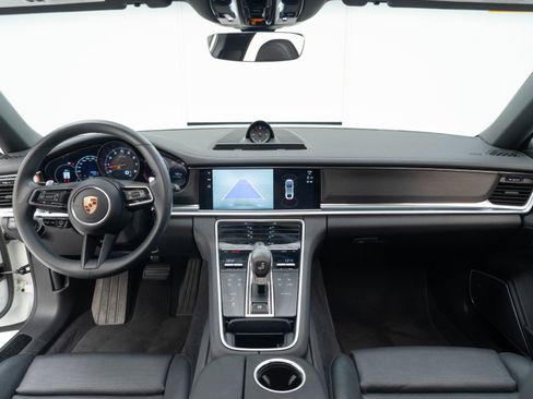 Certified 2023 Porsche Panamera Platinum Edition image 29