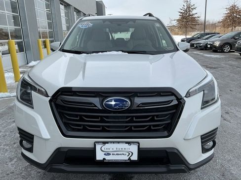 Certified 2022 Subaru Forester Limited w/ Popular Package #3 image 9