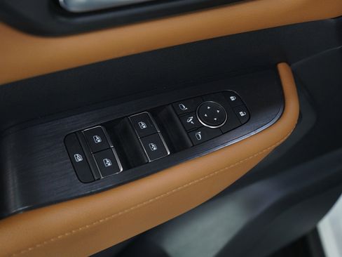 Used 2025 Nissan Armada SL AWD/4WD image 22