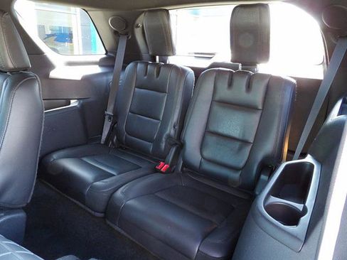 Used 2015 Ford Explorer Limited w/ Equipment Group 301A AWD/4WD image 38