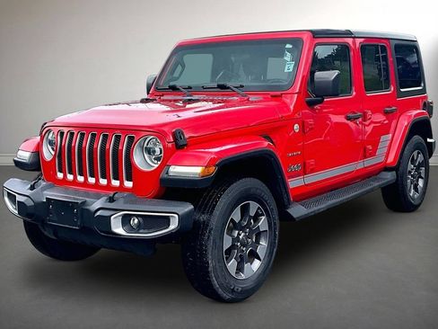 Used 2018 Jeep Wrangler Unlimited Sahara w/ Cold Weather Group AWD/4WD image 3