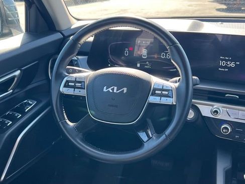 Used 2023 Kia Telluride LX AWD/4WD image 16