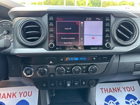 Used 2022 Toyota Tacoma TRD Off-Road w/ TRD Premium Off Road Package AWD/4WD image 23