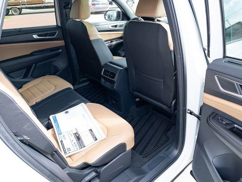 New 2026 Volkswagen Atlas Cross Sport SEL R-Line image 39