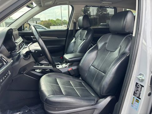 Used 2022 Kia Telluride EX w/ EX Premium Package AWD/4WD image 16