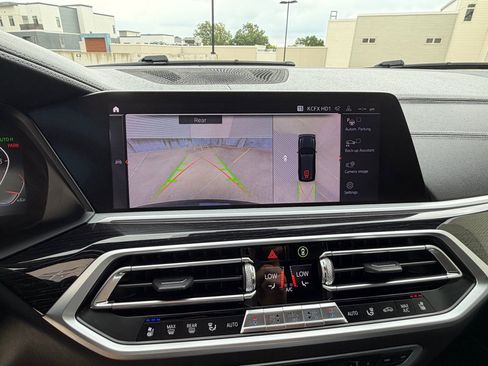 Used 2019 BMW X7 xDrive40i w/ Premium Package AWD/4WD image 12
