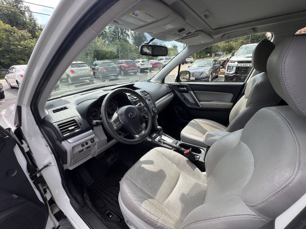 Used 2015 Subaru Forester 2.5i Limited AWD/4WD image 10