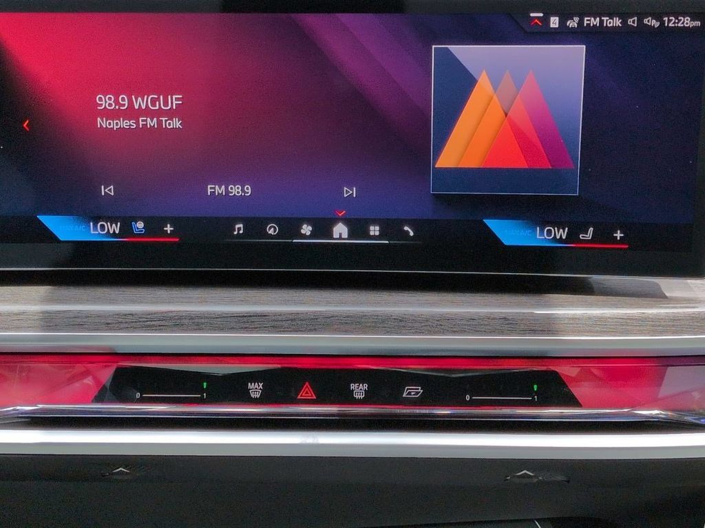 New 2026 BMW 750e xDrive AWD/4WD image 17