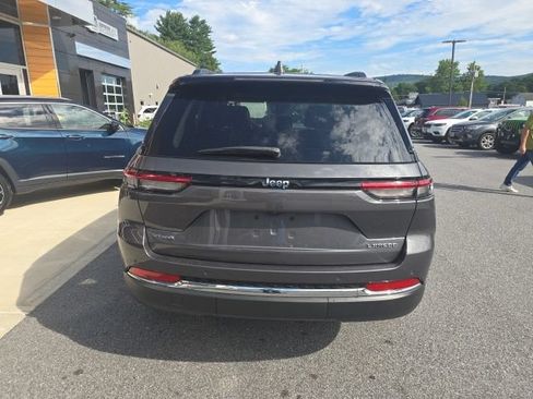 Used 2023 Jeep Grand Cherokee Laredo X AWD/4WD image 5