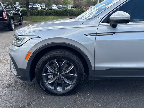 Used 2023 Volkswagen Tiguan SE AWD/4WD image 33