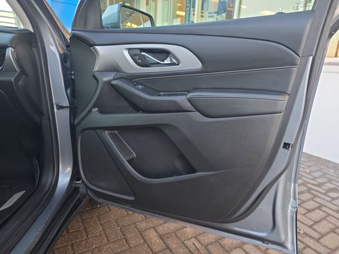 Used 2021 Chevrolet Traverse LT w/ LPO, Floor Liner Package image 31