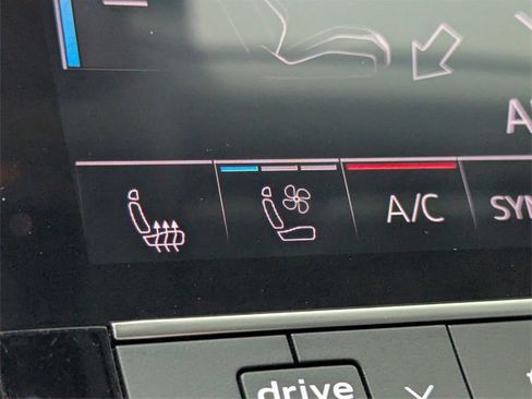 Used 2019 Audi Q8 Premium Plus image 18