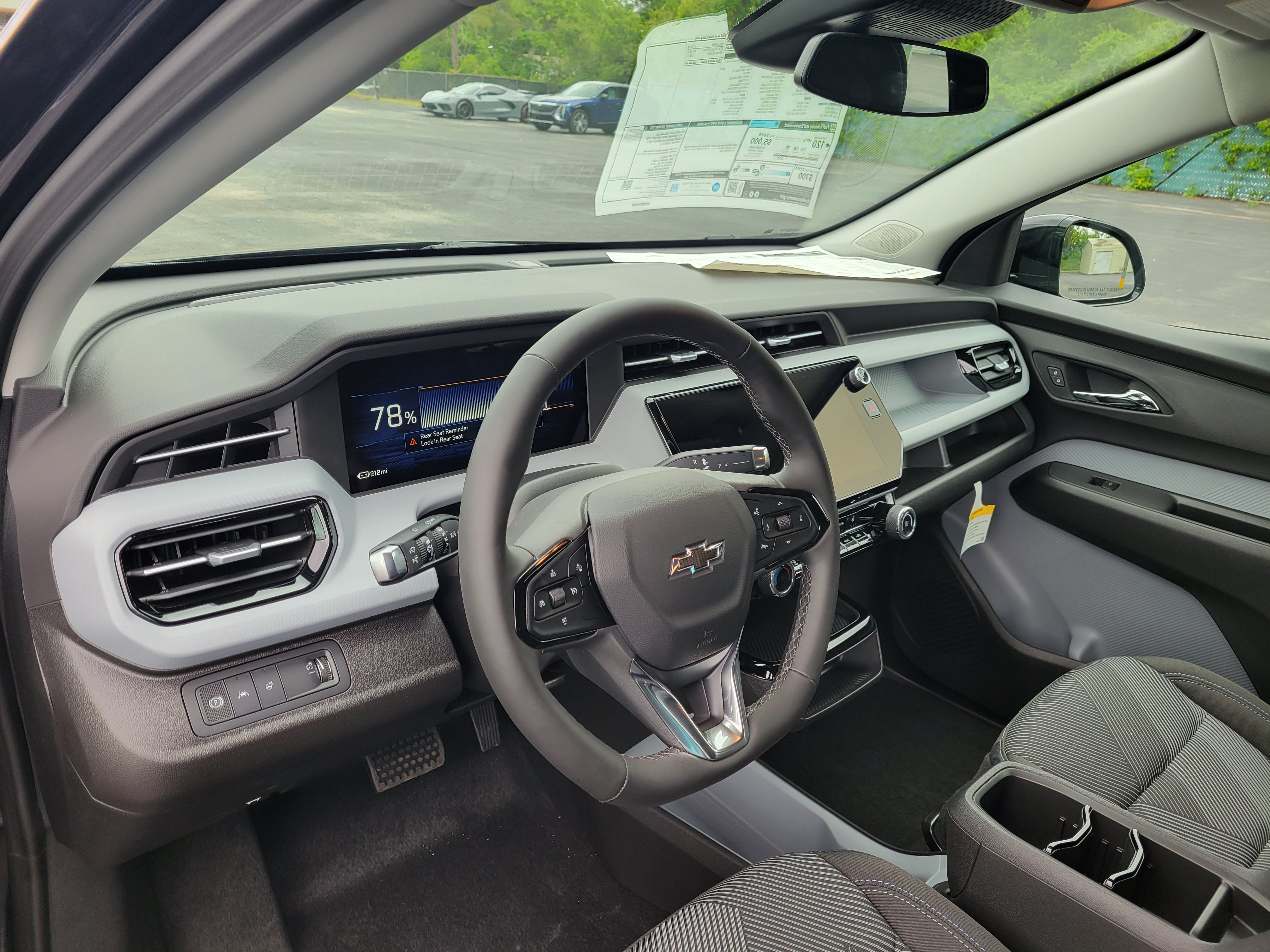 New 2027 Chevrolet Bolt LT w/ Comfort Package FWD image 27