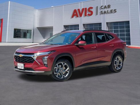 Used 2025 Chevrolet Trax LT w/ LT Convenience Package FWD image 1