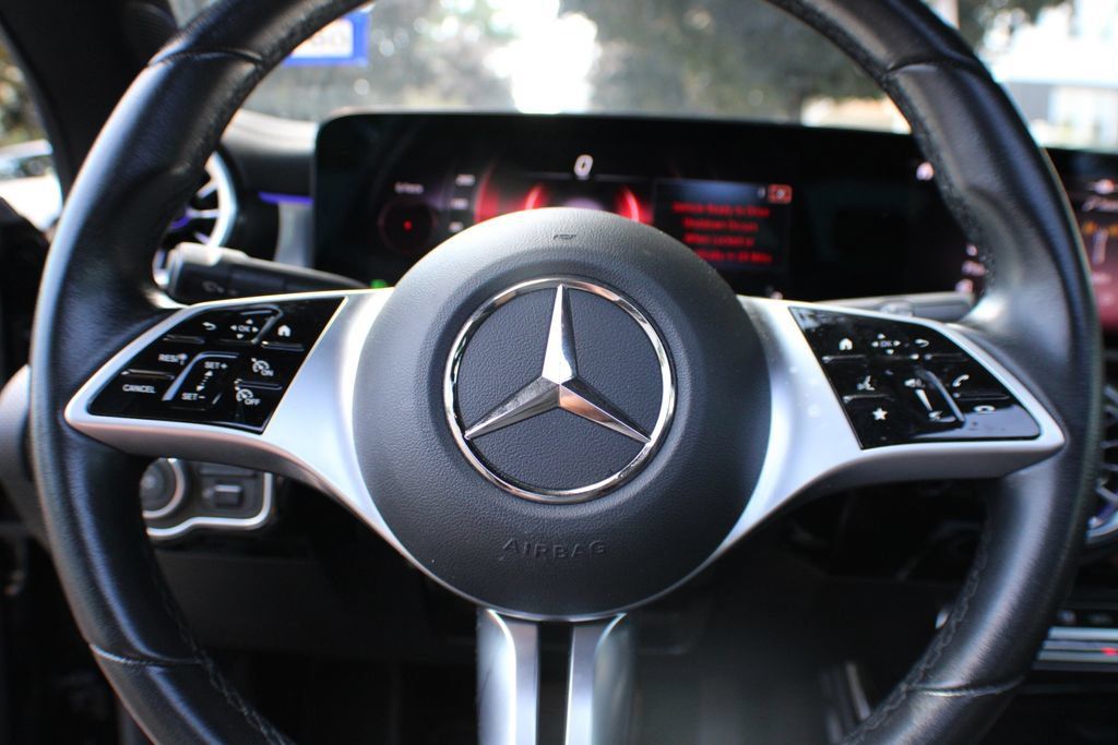 Used 2025 Mercedes-Benz CLA 250 image 14